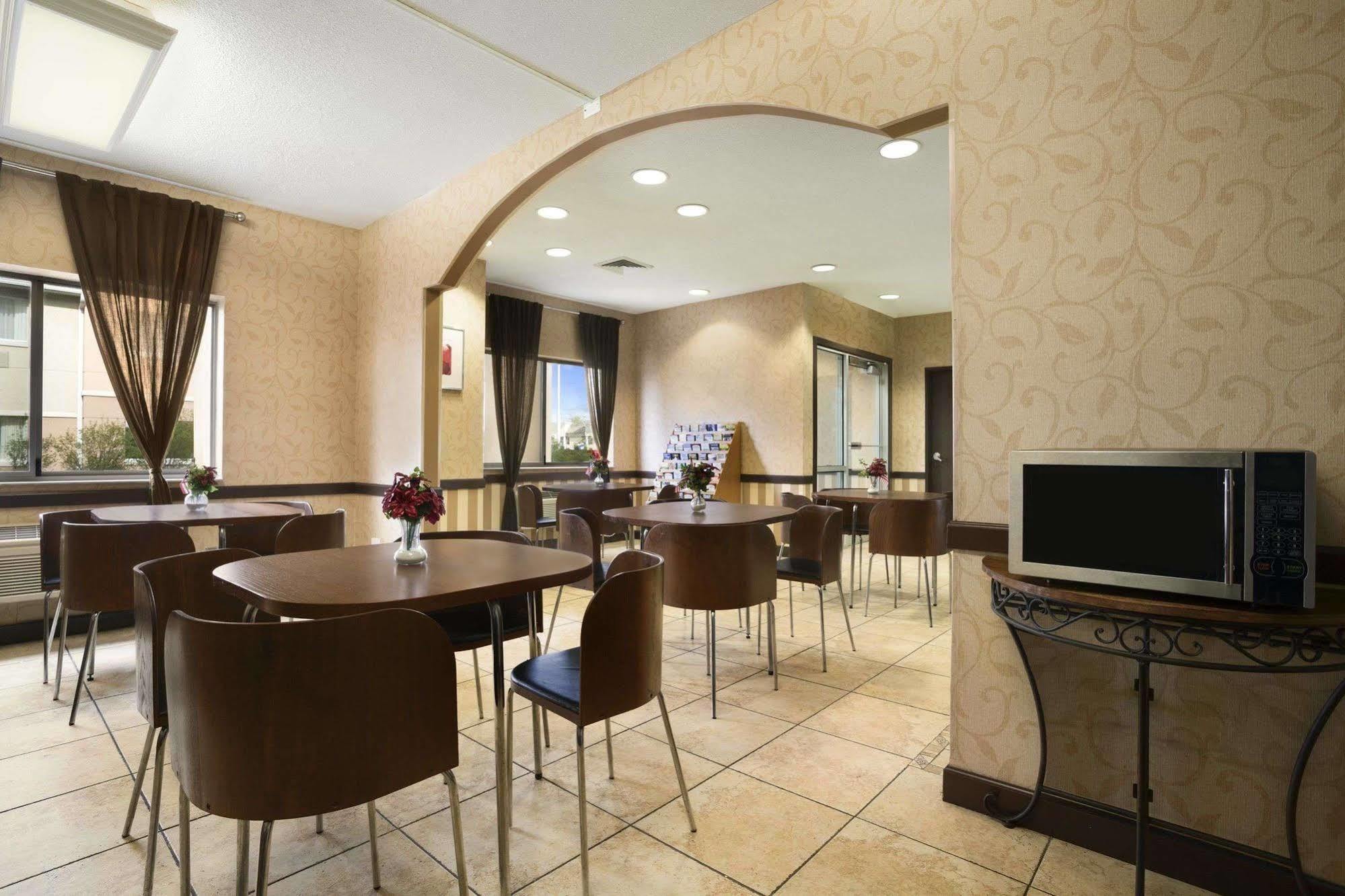 安德森贝蒙特套房酒店 外观 照片